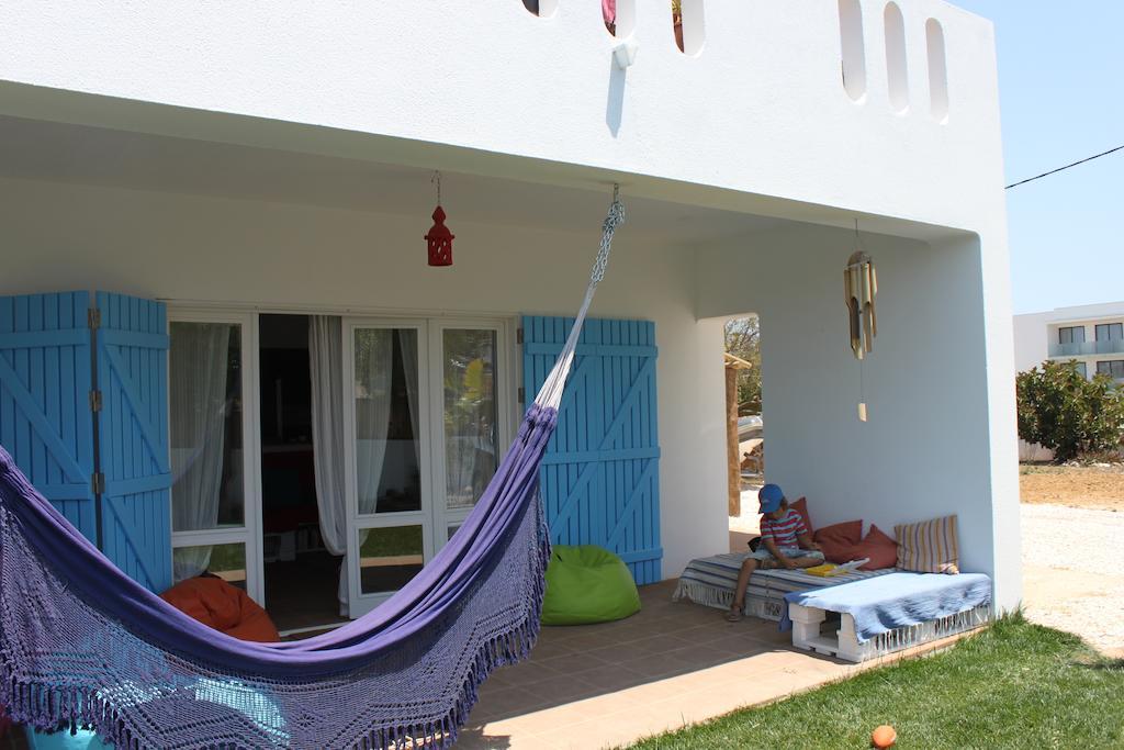 Puravida Divehouse Bed & Breakfast ซาเกรส ภายนอก รูปภาพ